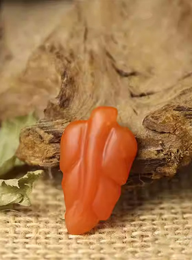 云南保山南红玛瑙叶子挂件