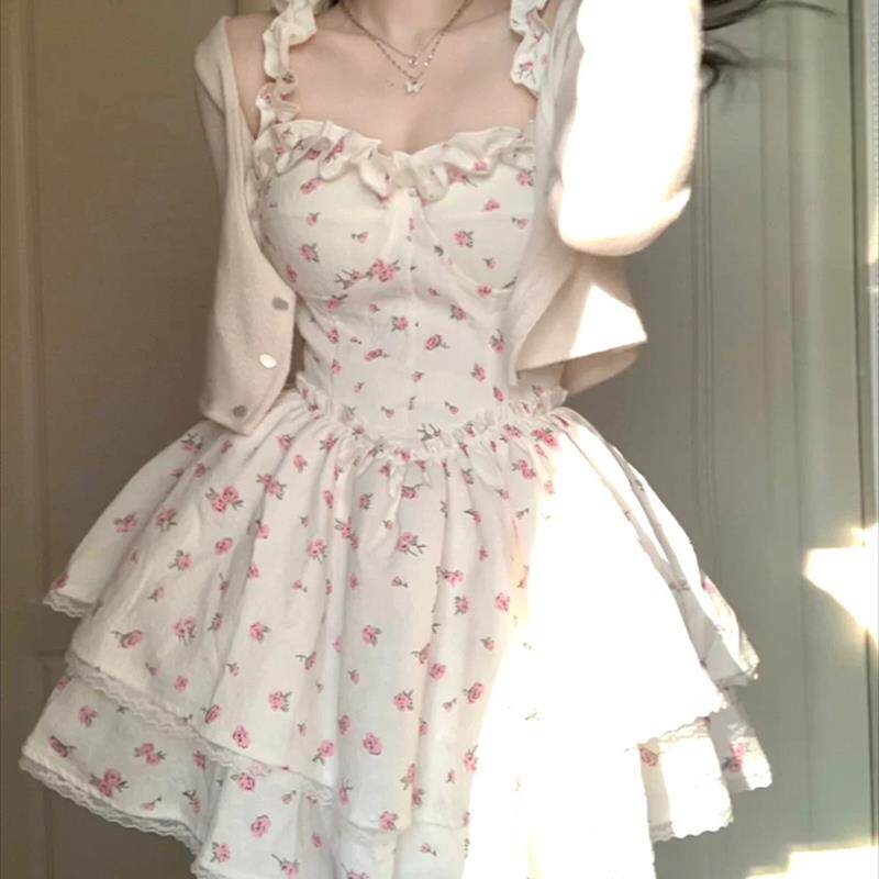 白色碎花吊带连衣裙女夏辣妹性感纯欲风收腰显瘦蓬蓬裙甜辣风裙子