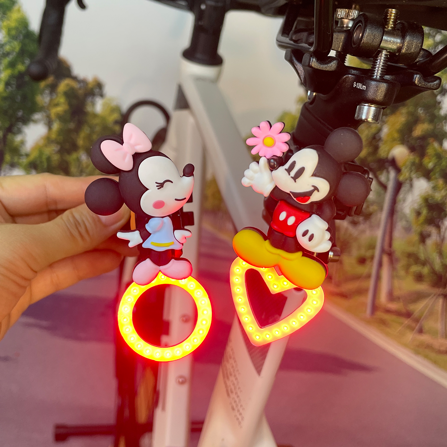 自行车灯尾灯夜骑灯2025新款可爱卡通高颜值山地车单车夜间警示灯