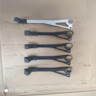 黄龙600档杆，有轻微划痕，没有安装使用过的。介意的前绕道。