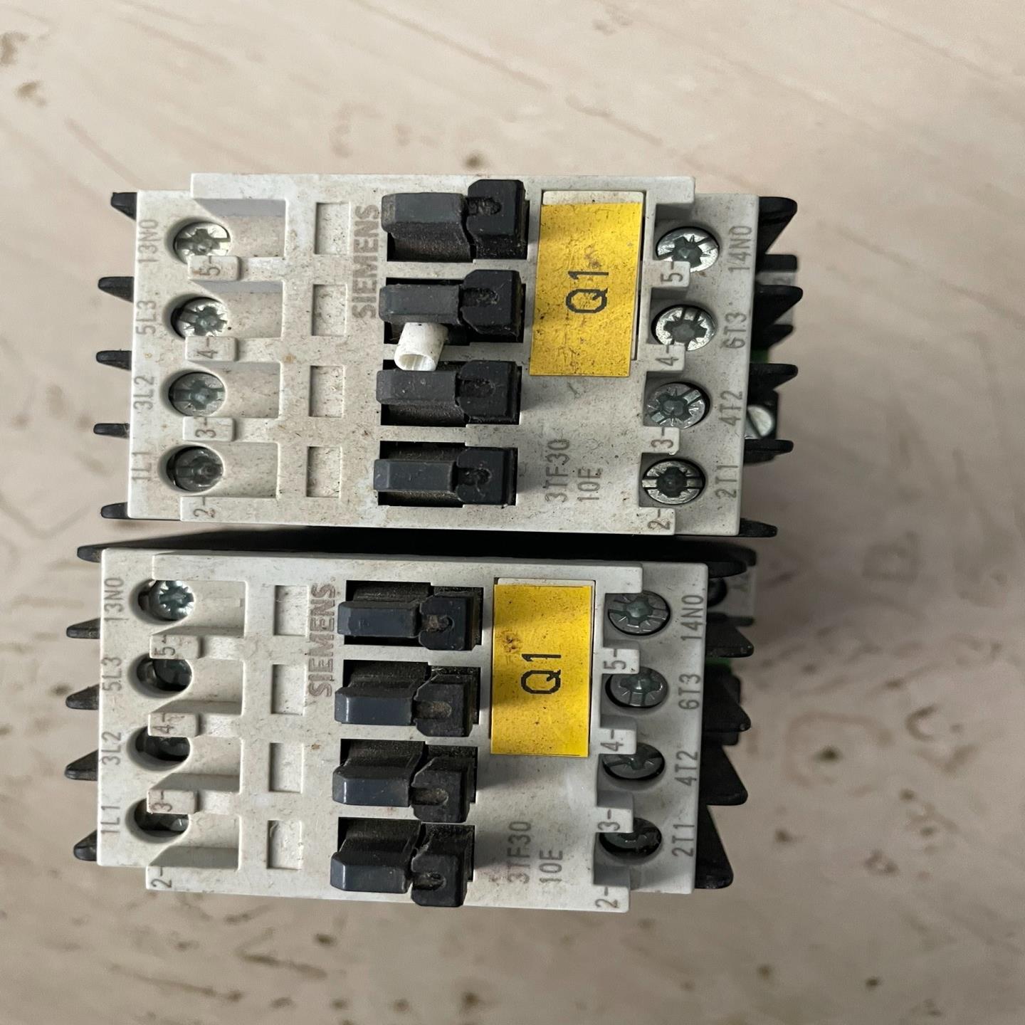 西门子交流接触器3TF30-10-1X，实物拍摄，拆机货，需