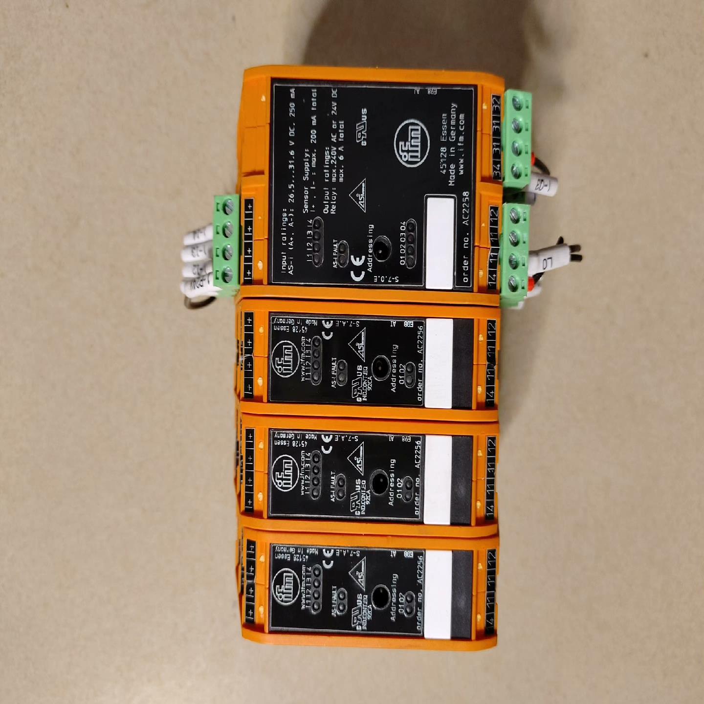 易福门IFM控制器 45128 Essen AC2258 1