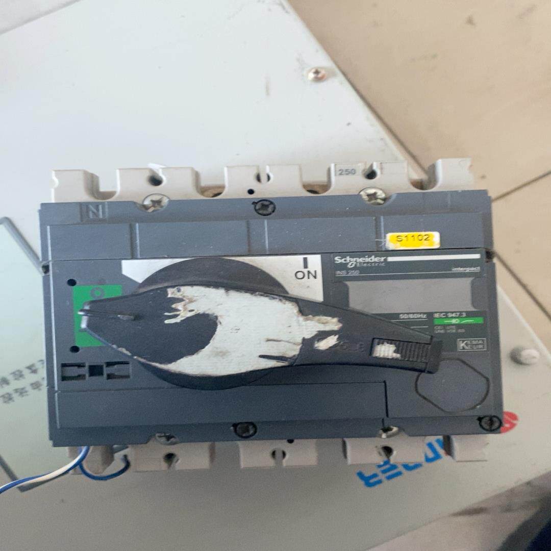 原装施耐德负荷开关 INS 250 黑色手柄