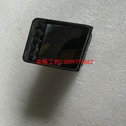 【荣强工控】E5CC-RX2ASM-800实物图测试正常