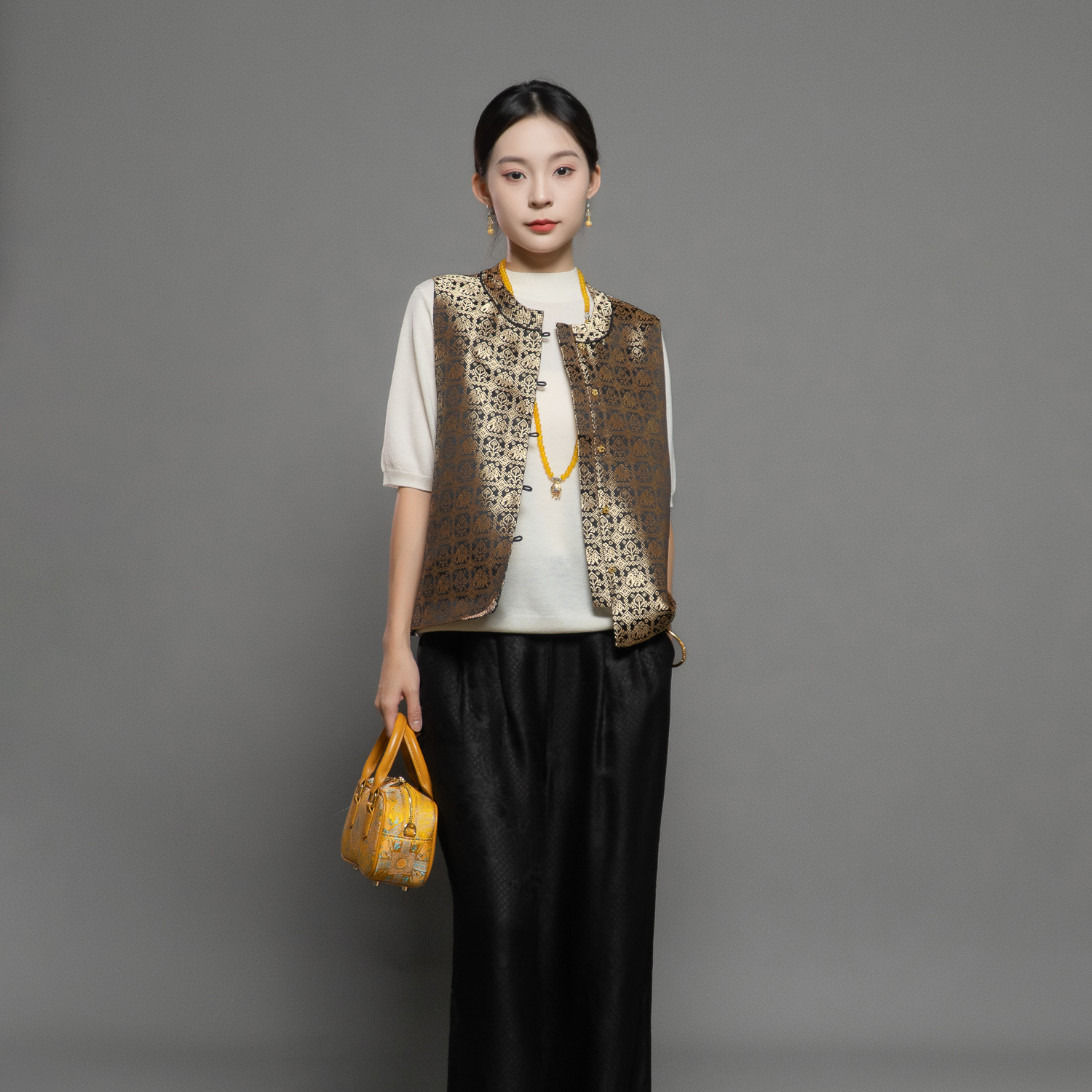 芬领-万事吉象-非遗桑蚕丝壮锦织金幻彩提花马甲BX1968-BX1970