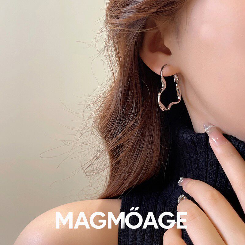 法国设计师MAGMOAGE桃心耳环
