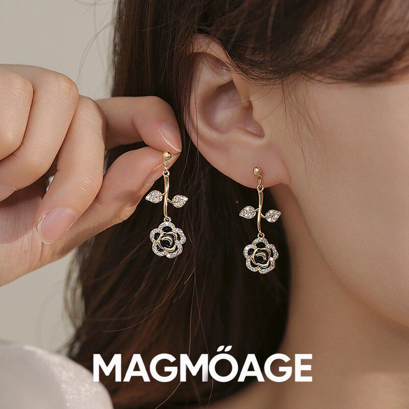法国【设计师】MAGMOAGE黑色山茶花蚊香盘耳夹?小众设计感耳环女