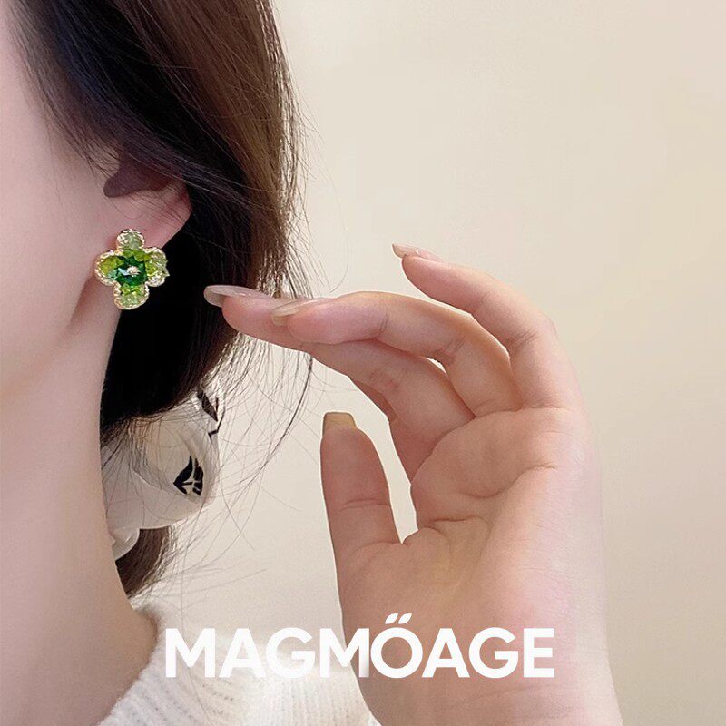 法国MAGMOAGE女款水晶花朵耳钉