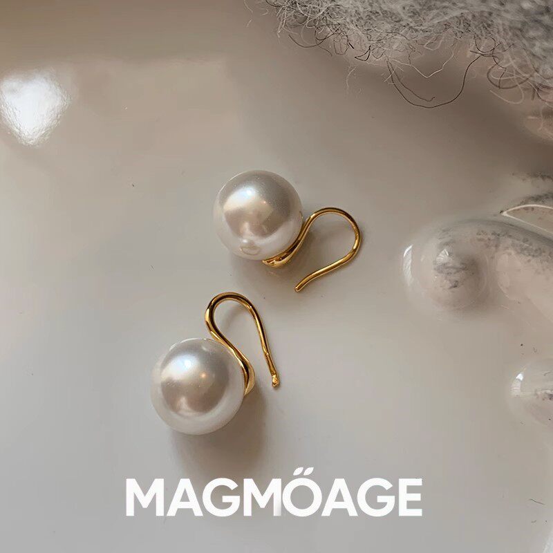 MAGMOAGE施家真多麻灰色珍珠耳钉