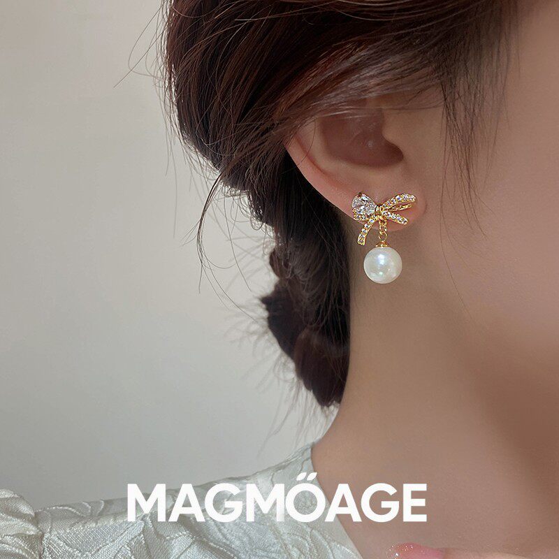 MAGMOAGE金色蝴蝶结珍珠耳环