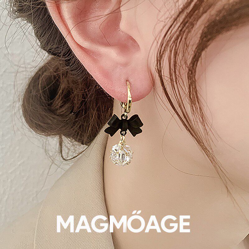 MAGMOAGE黑色蝴蝶结耳环