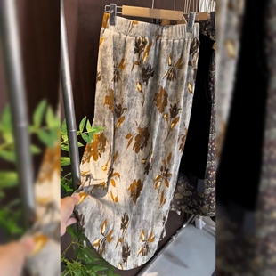 欧洲站欧货褶皱橘色半身裙夏季新款时尚设计感炸街高腰宽松裙子