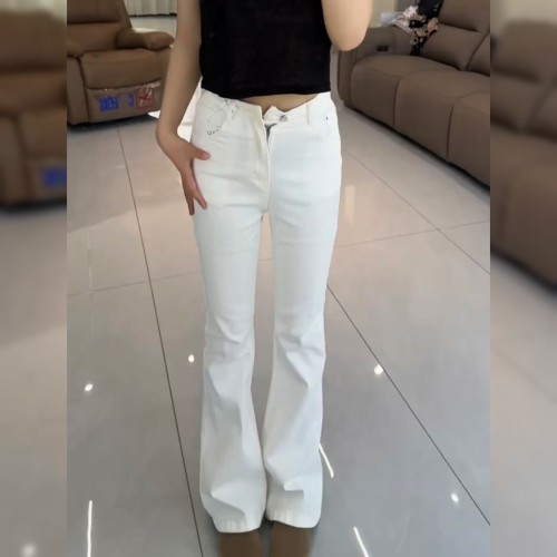 简约时尚百搭微喇牛仔裤女