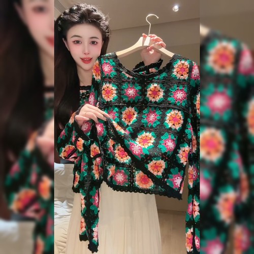 设计感钩花镂空黑色上衣女