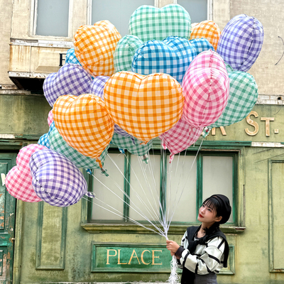 七夕情人节网红同款格子爱心飘空气球拍照生日装饰布置派对道具