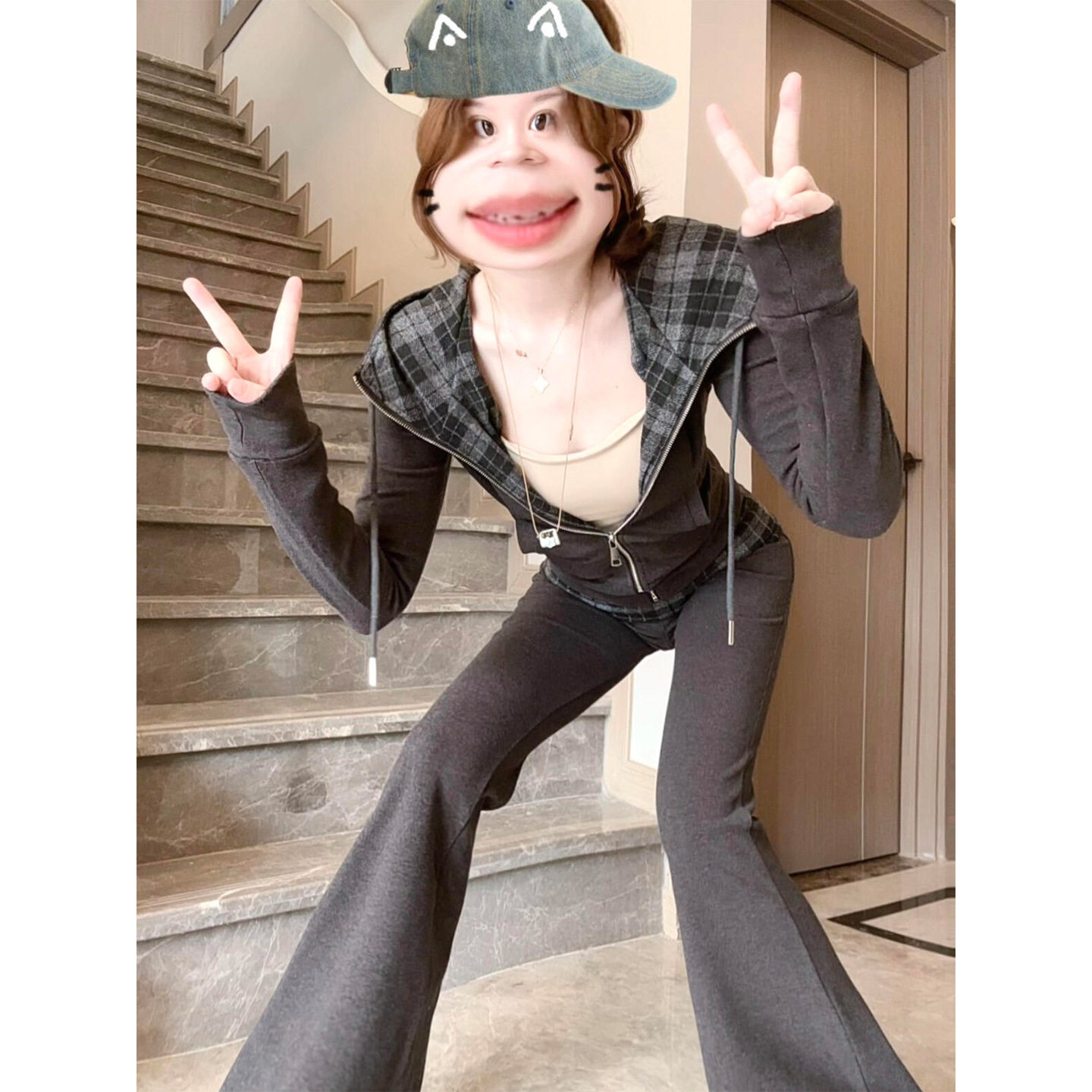 灰色修身卫衣外套女春秋天休闲运动2026韩系早春季穿搭套装老钱风