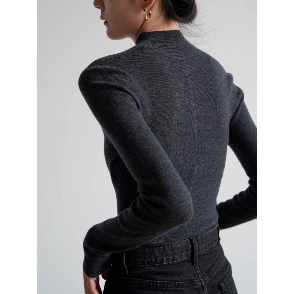 春季新款高端灰色半高领长袖羊毛修身通勤底顶女士内针织毛衣