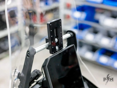PERUNMOTO GPS AND TABLET HOLDER FOR 12MM BAR (AMPS) 导航支架