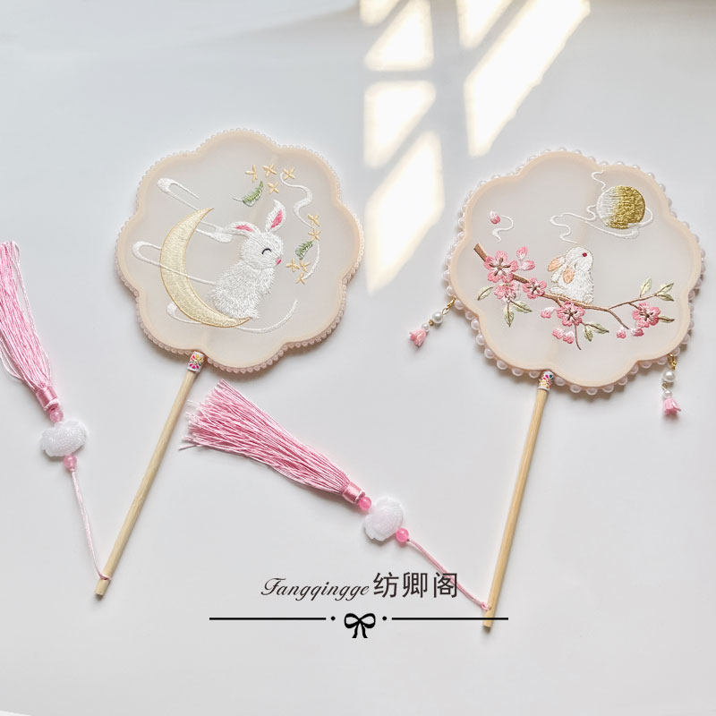 古风扇子刺绣绣花中秋兔子表演儿童成人团扇汉服旗袍舞蹈拍照扇图片