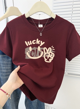 可爱卡通印花短袖t恤女2026新款夏季正肩设计感时尚酒红色上衣ins