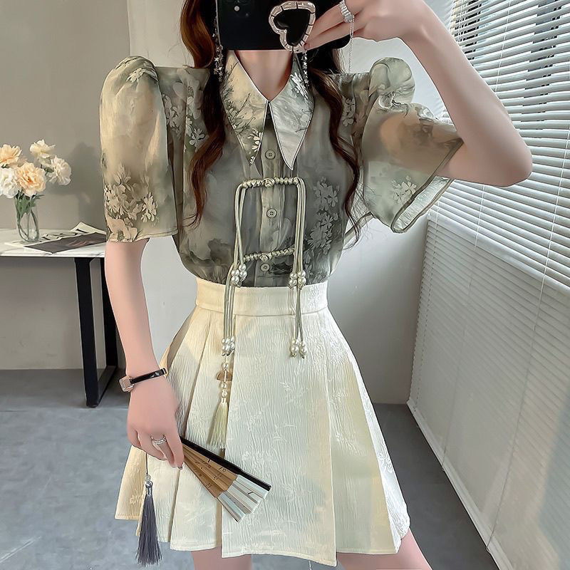 独特漂亮的衬衫雪纺印花衬衣