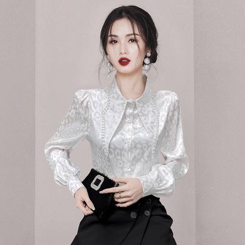 提花镶钻翻领泡泡袖衬衫上衣女