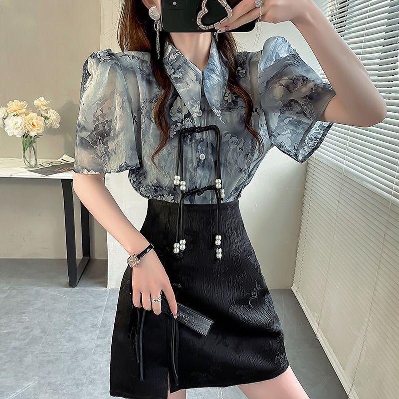 独特漂亮的衬衫雪纺印花衬衣