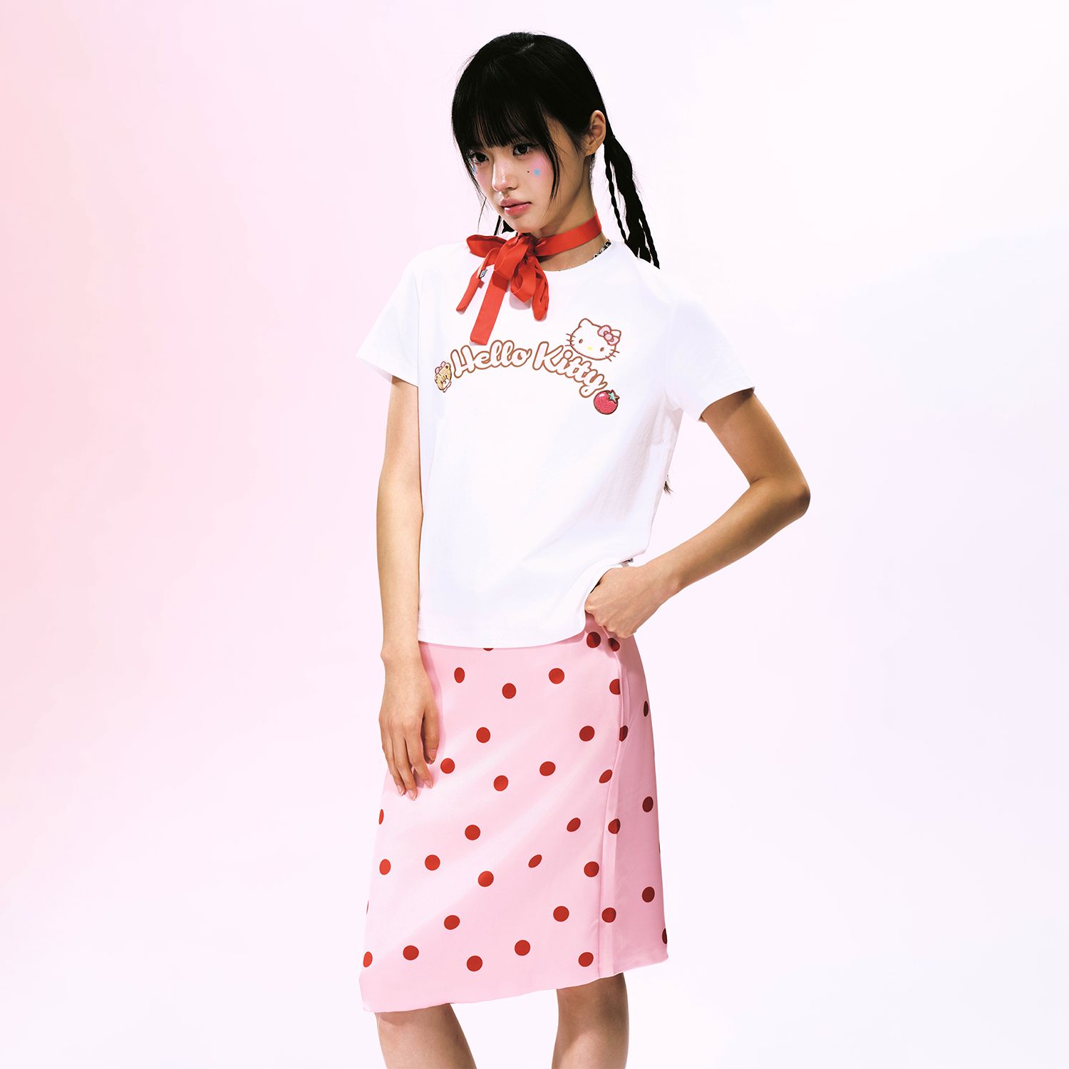 【HELLO KITTY官方联名】WHOOSIS 格纹logo正肩短袖T恤显瘦潮