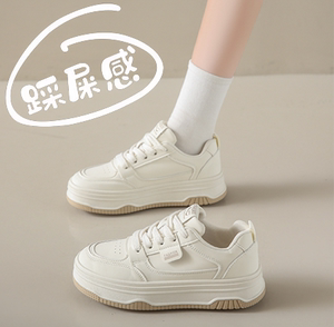 卓诗妮踩屎感小白鞋女款2024春季新款显脚舒适小学生软底休闲鞋