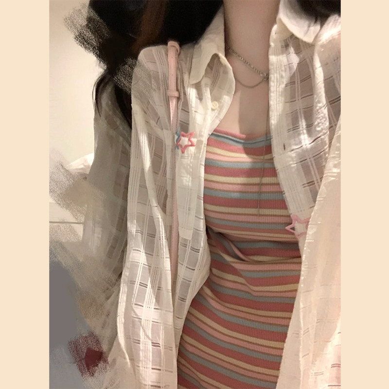 彩虹条纹温柔吊带连衣裙女夏2024新款法式气质显瘦包臀春秋短裙子