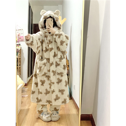 2024年睡衣女新款小熊冬季珊瑚绒加厚加绒可爱秋冬睡袍家居服套装