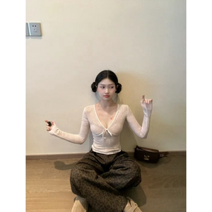 一整套入秋穿搭辣妹纯欲V领系带长袖显瘦短款上衣豹纹阔腿裤套装