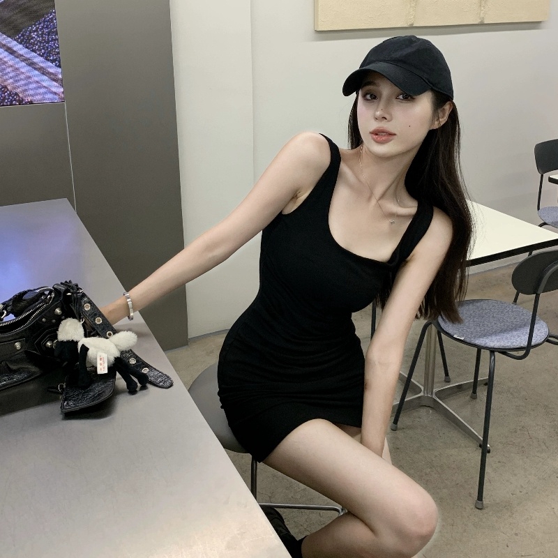 夏季辣妹简约纯色方领吊带连衣裙