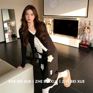 套装女高级感假两件V领针织开衫碎花半身裙子独特漂亮冬装一整套