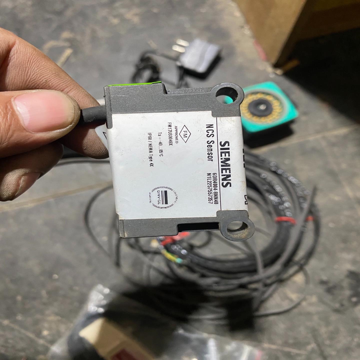 [德峰]{议价}SIEMENS 西门子传感器6DR4004-8NN4