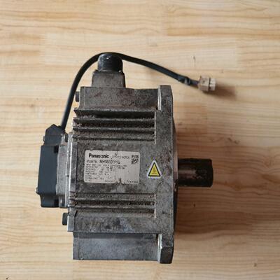 伺服电机 MHMJ102P1G  1.0KW 下来