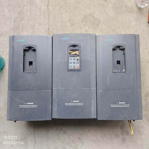 科沃变频器AD800-4T18.5G/22P，2台