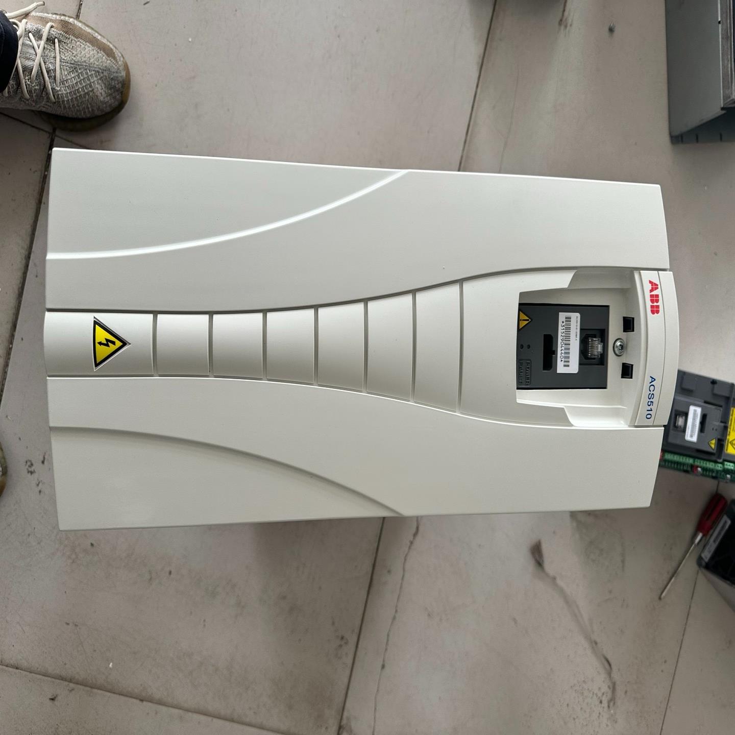 变频器ACS510-01-038A-4 9成新以上