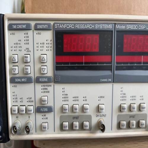 {莱茵电子商行}SR830锁像放大器