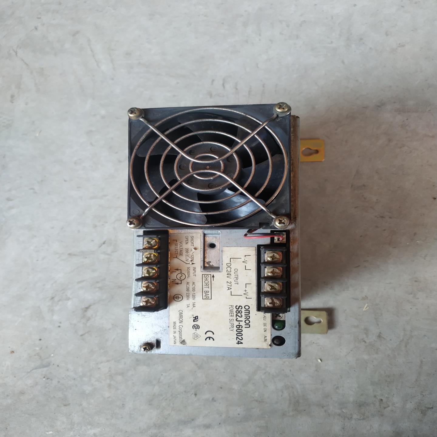S8JX-60024C电源，物品实景实图具体具体如图议
