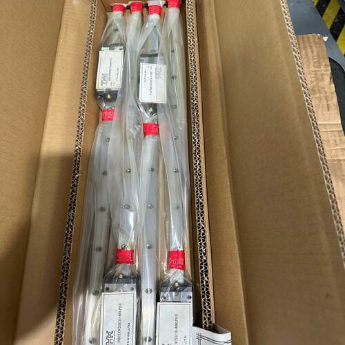 余货 全新THK直线导轨 SSR15XW2SSC1E-8
