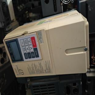 安川G7A42P2vkwCIMR功率380 2.2 变频器 德峰