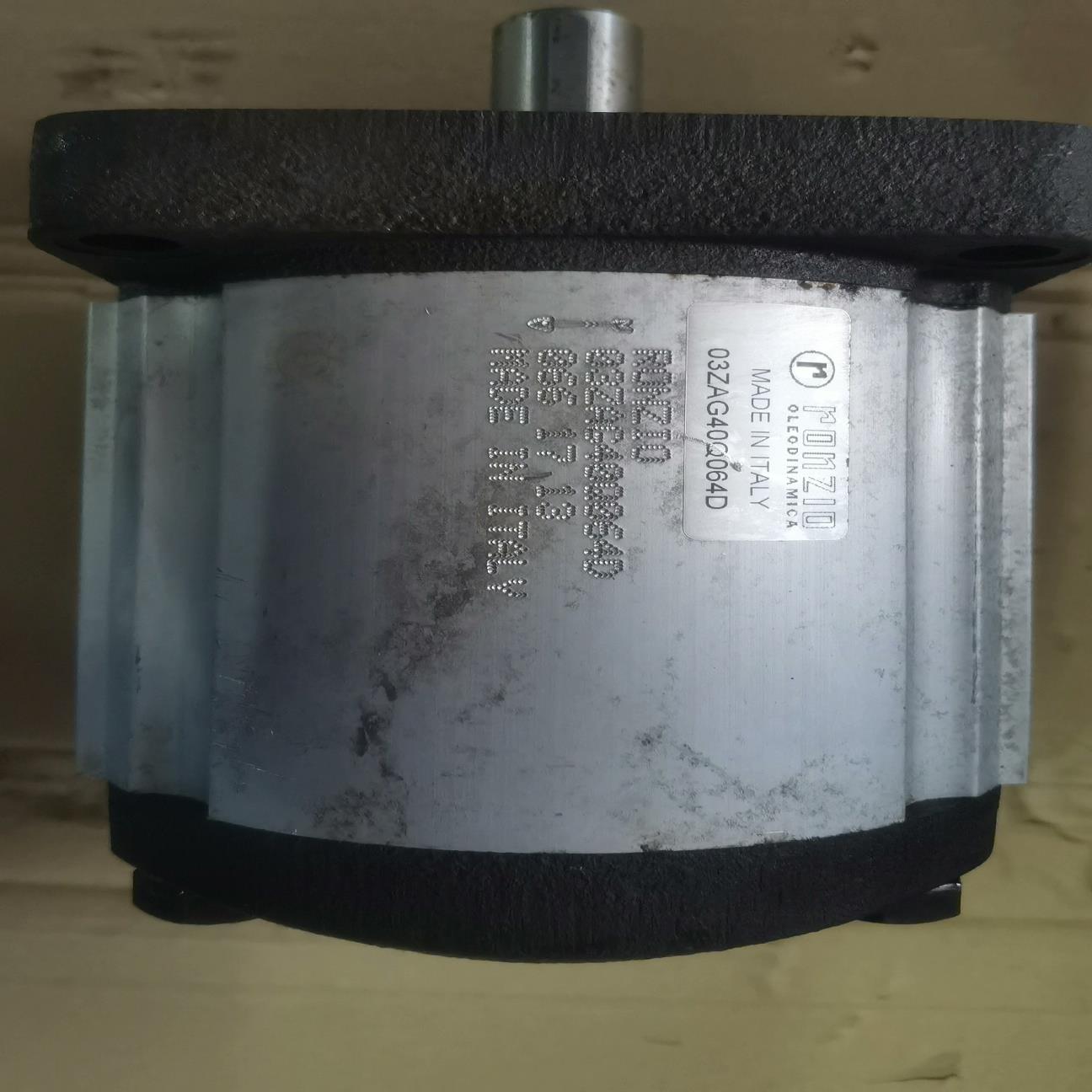 （设备配件）意大利RONZIO罗茨齿轮泵03ZAG40Q064D液压马达