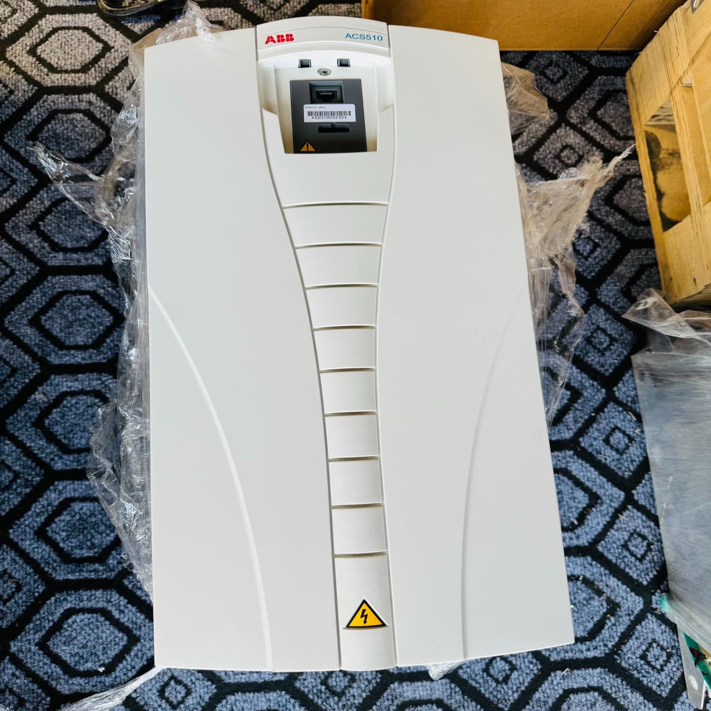 全新变频器55KW  ACS510-01-125A-4