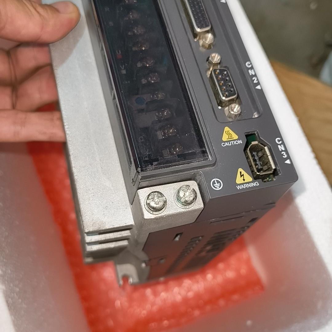 台达伺服驱动ASD-B2-0721-B，750W，，（卡套电子）