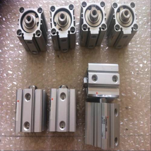 真品 Q2B32-20D 气缸议价