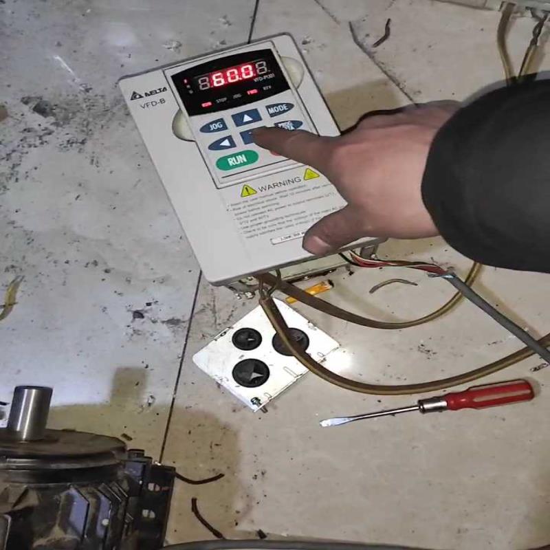 VFD022B43B台达变频器VFD022B43B台达变频器