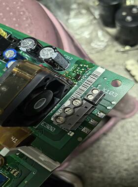 [德峰]9324lp.5c.v100拆机9新伦茨变频器9300系列9