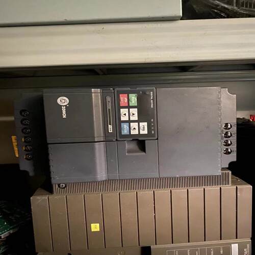 （设备配件）KW功能变频器众晨正常7.5成色不错 Z2400