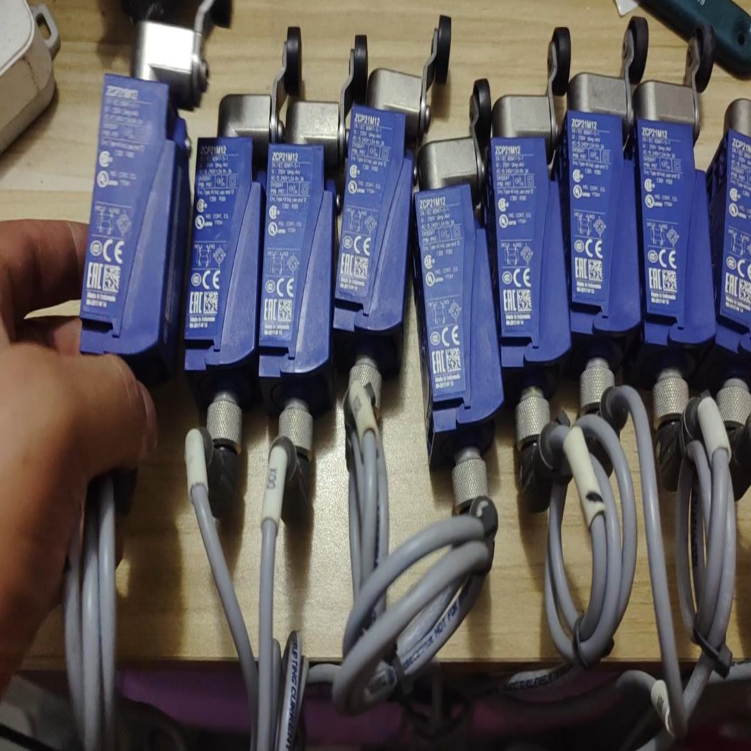 限位行程开关ZCP21M12，，现货剩余10件